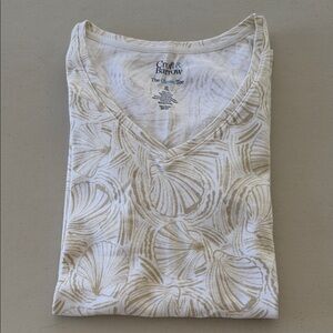 croft & barrow Beige Shell-Print V-Neck Tee